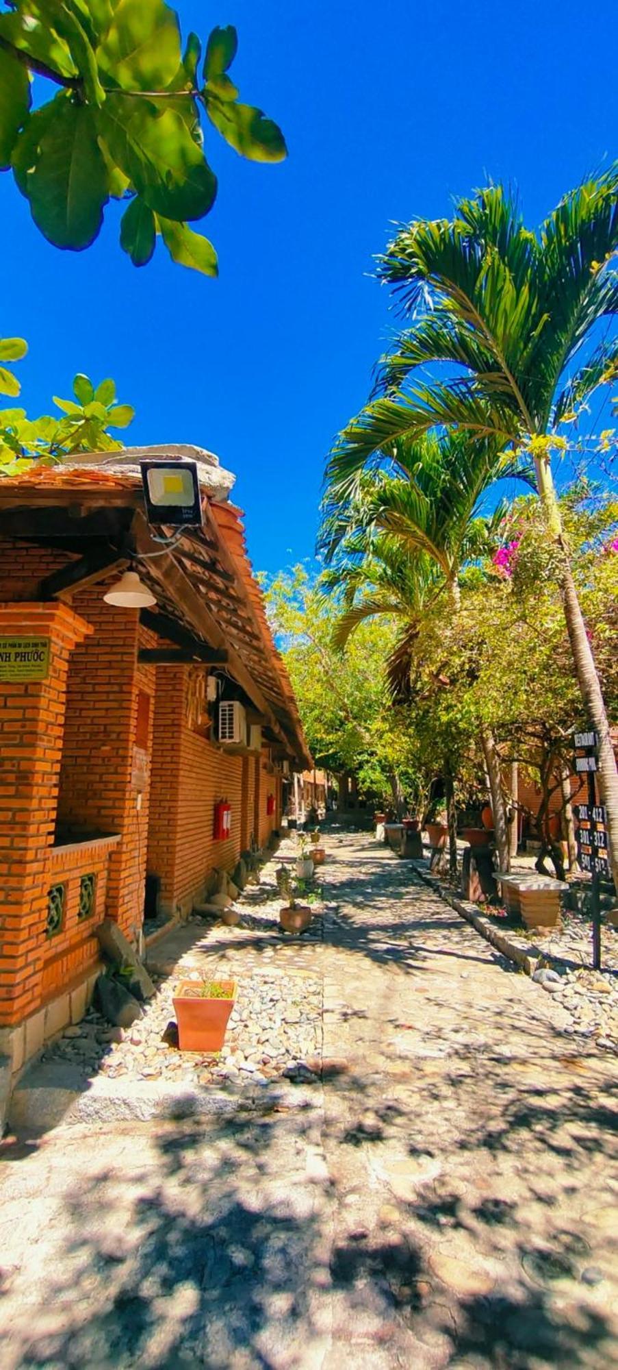 Wild Beach Boutique Resort Ninh Phuoc Esterno foto