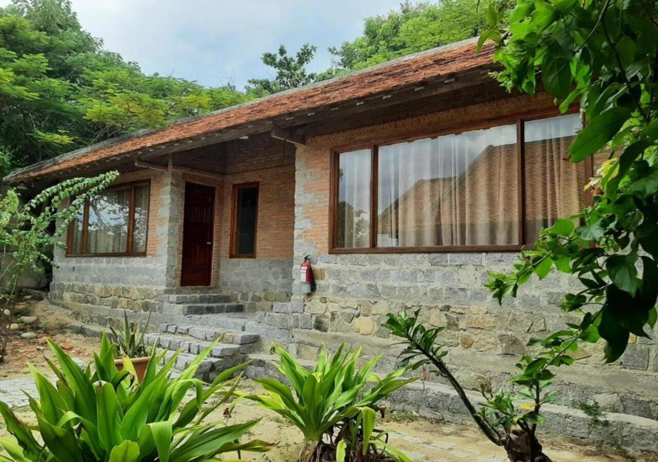 Wild Beach Boutique Resort Ninh Phuoc Esterno foto