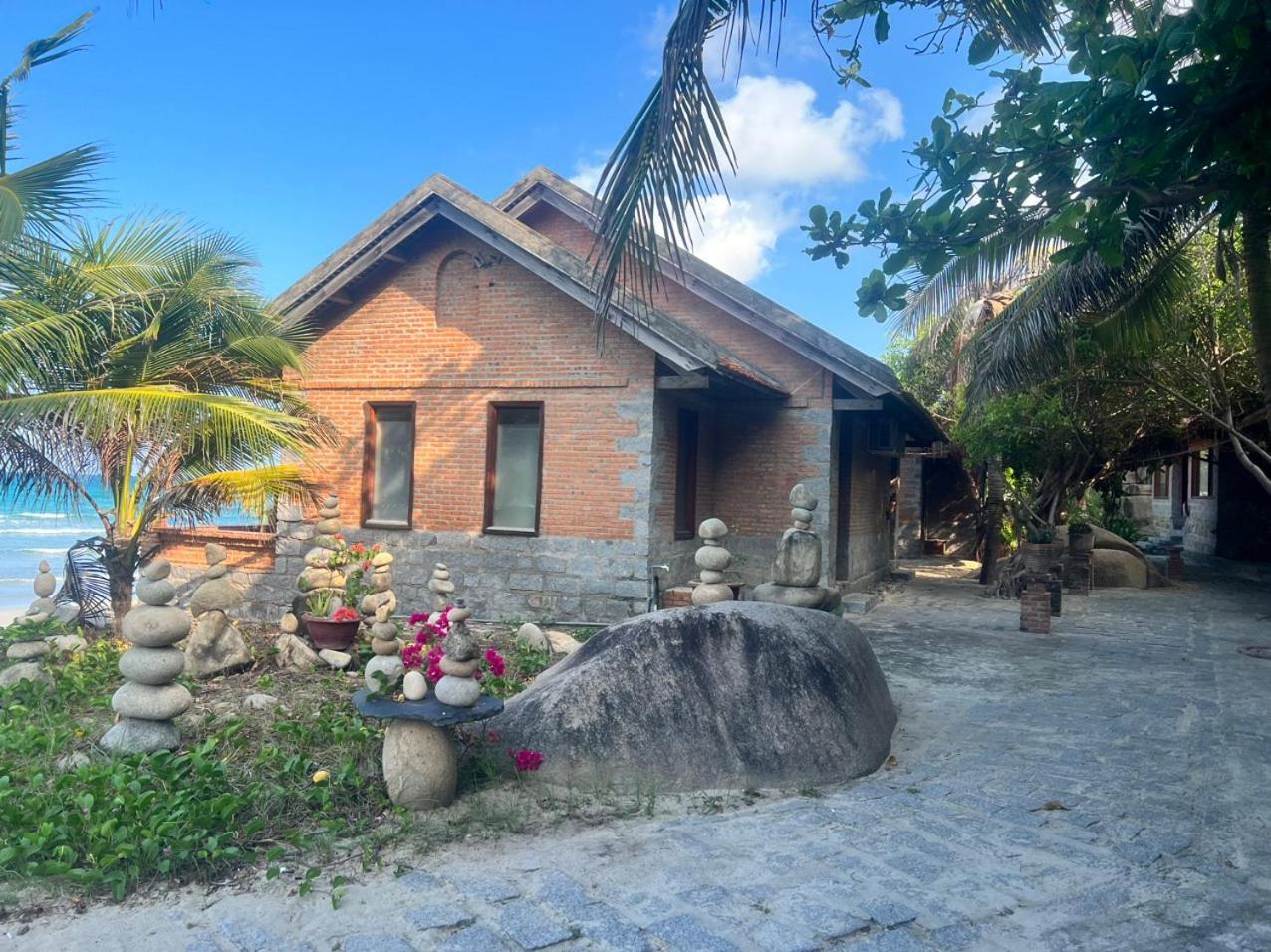 Wild Beach Boutique Resort Ninh Phuoc Esterno foto